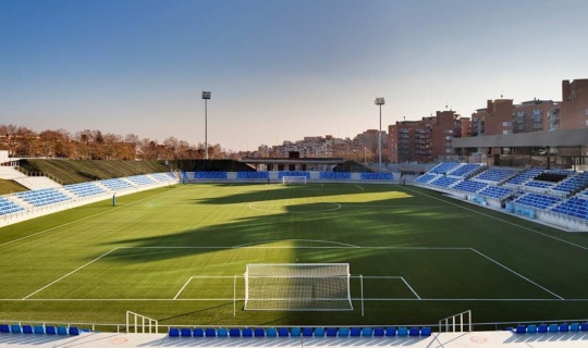 El Levante Las Planas se interesa por el estadio del Badalona