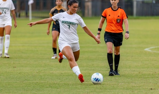 Estudios y Becas de Fútbol Femenino en Estados Unidos